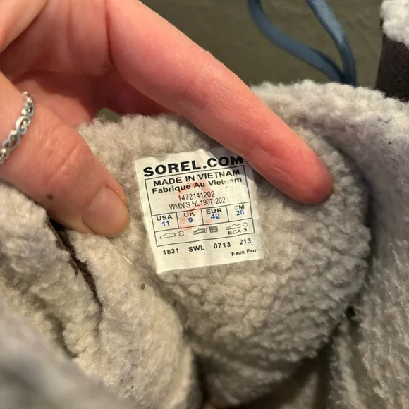 Sorel Women's Tivoli High Brown & Black Lace-Up Winter Boots - Picture 13 of 15